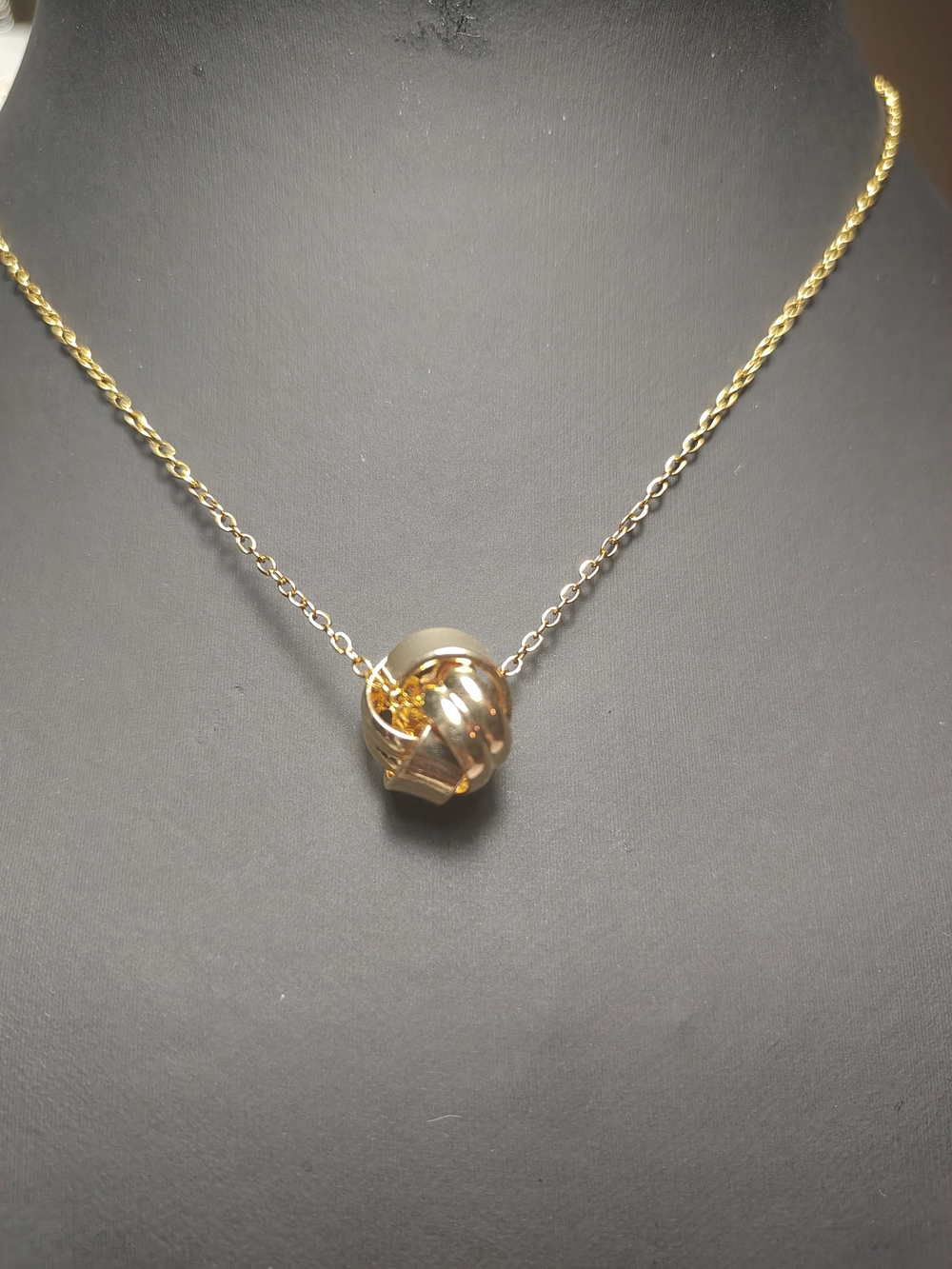 Gold Knot Pendant Necklace
